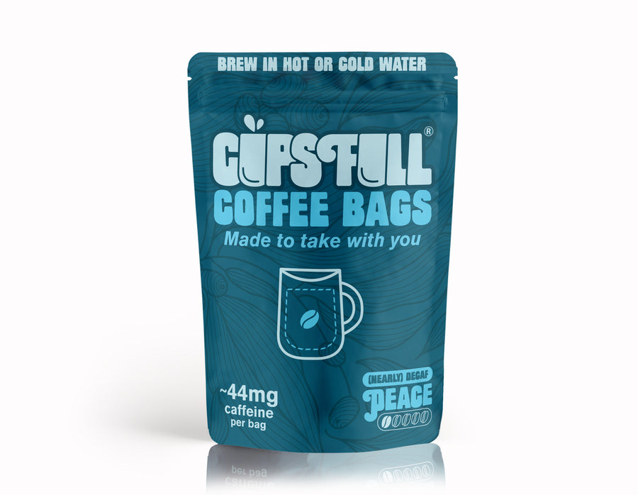 Cups Full Peace coffee bags pouch – light, 44mg caffeine per cup